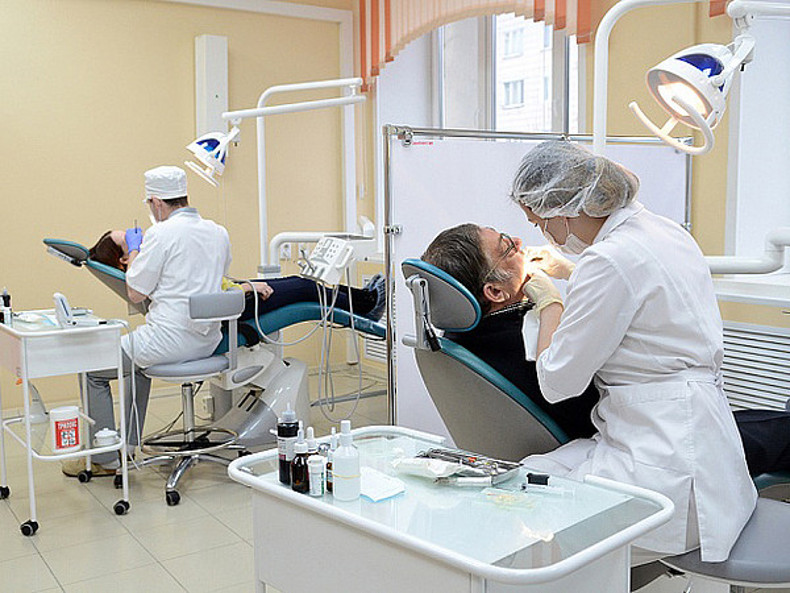 Врачи стоматологической поликлиники 5. Кировский клинический стоматологический центр Киров.