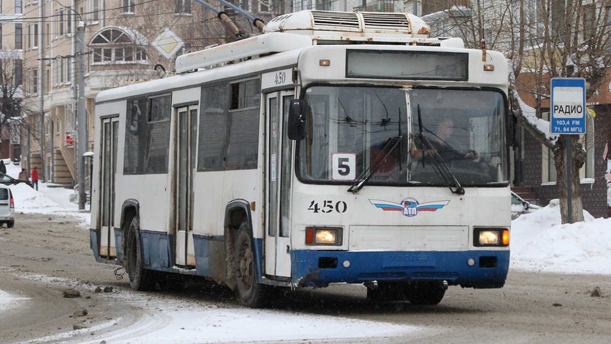 В Кирове водителю троллейбуса брызнули перцовым баллончиком в глаза —  Навигатор Киров